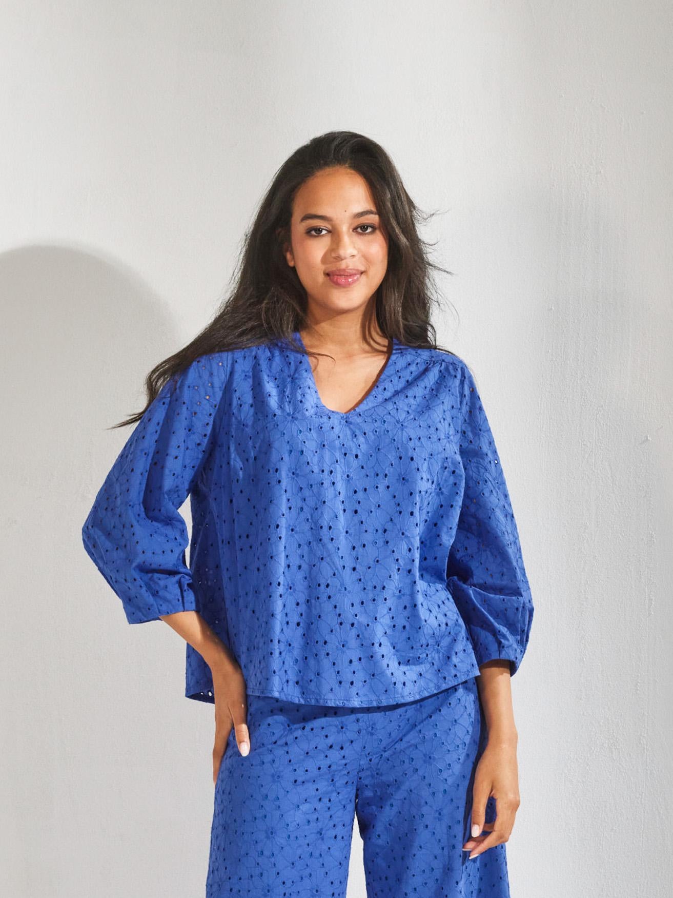 Blouse in broderie - Bic blauw