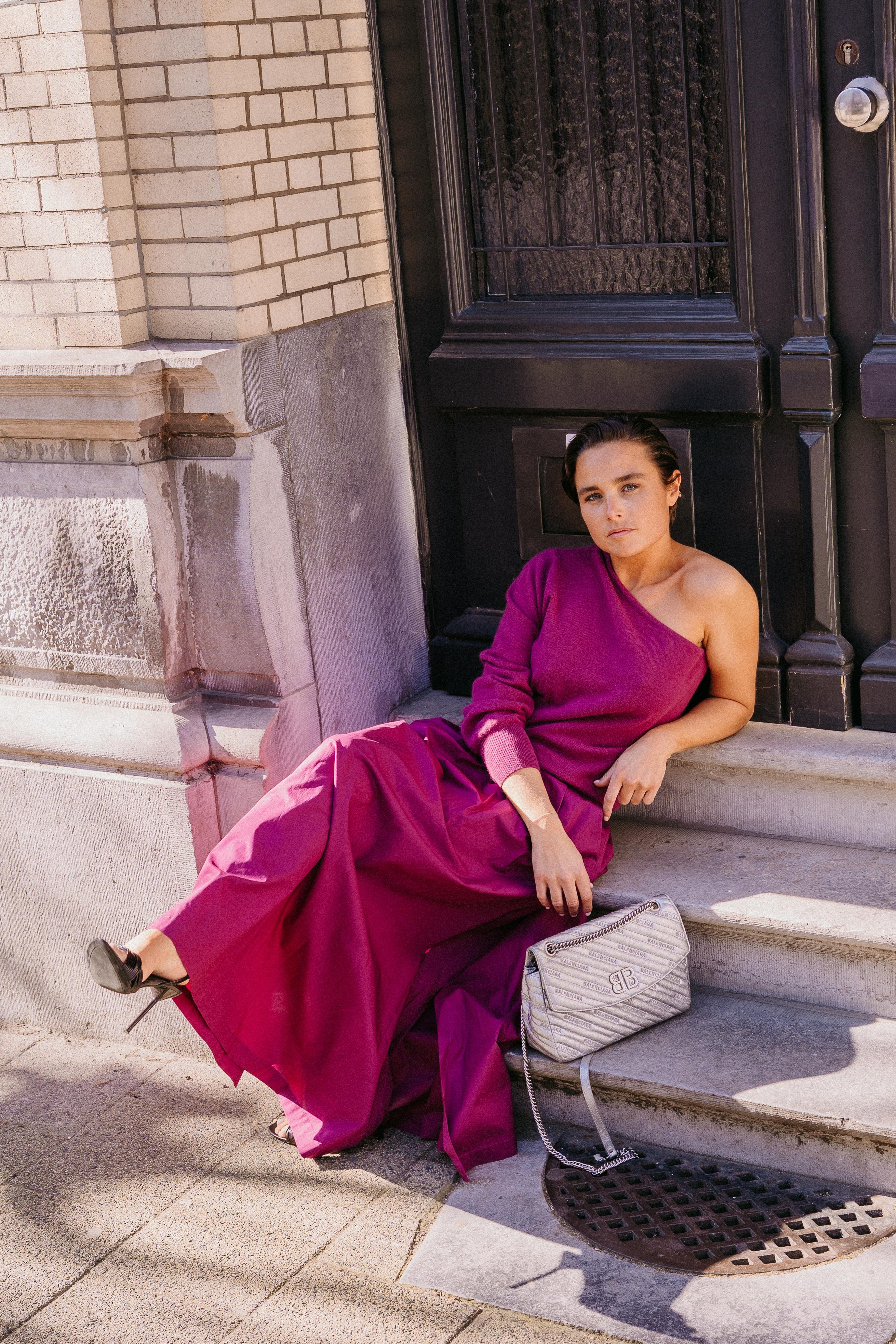 one shoulder pull - Violet