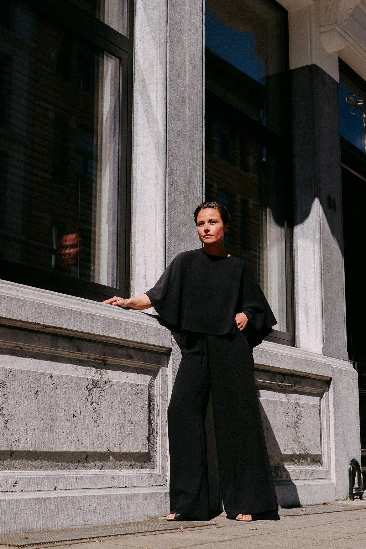 Top met afneembare cape - Black