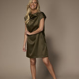 Livia cocktailjurk in satijn - Khaki
