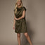 Livia cocktailjurk in satijn - Khaki