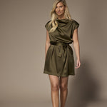 Livia cocktailjurk in satijn - Khaki