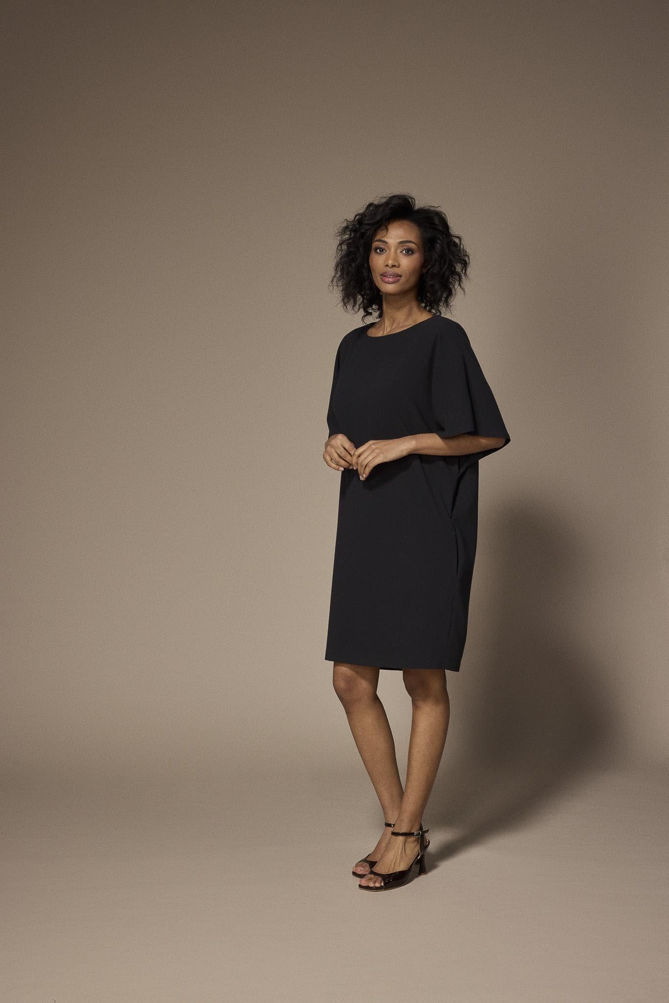 Noor mini jurk met capemouwen - Black