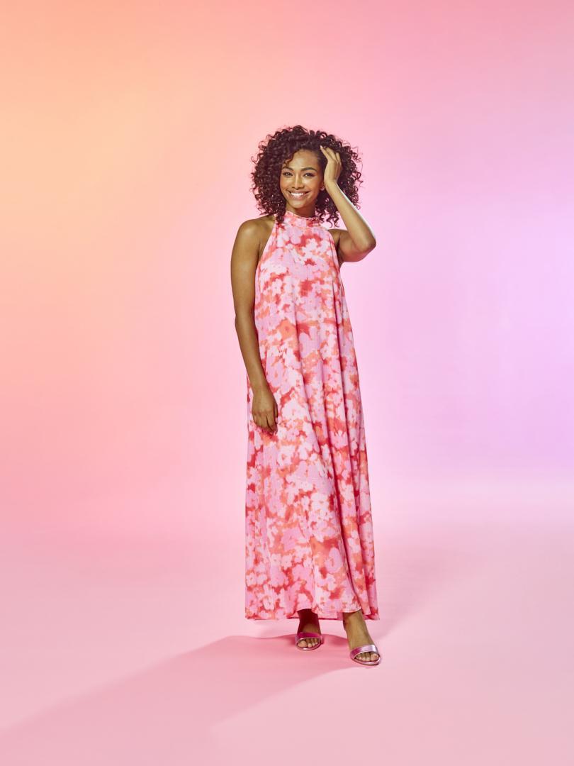 Lange jurk met halternek - Roze bloemenprint