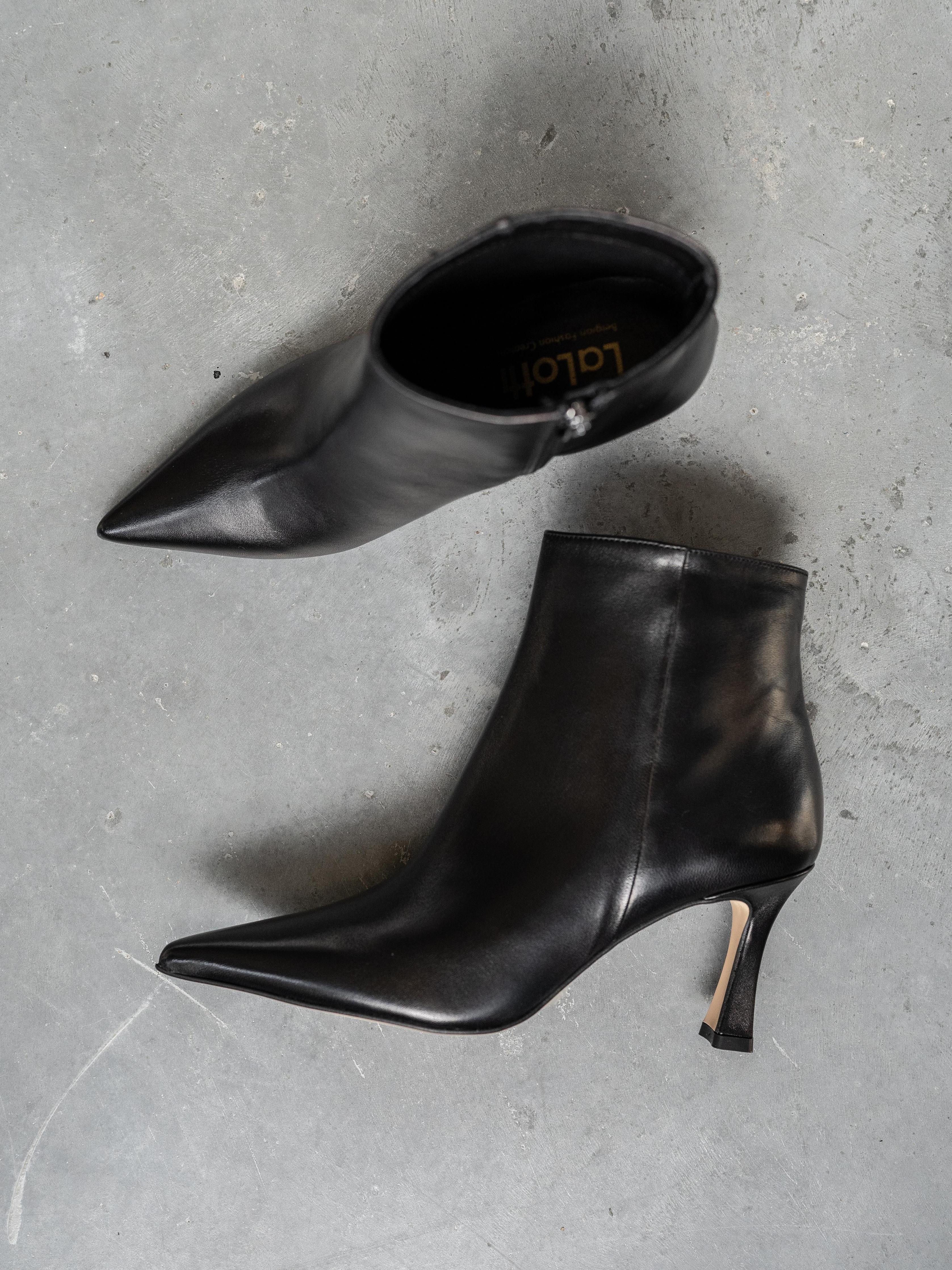 Bot met spitse punt - Zwart