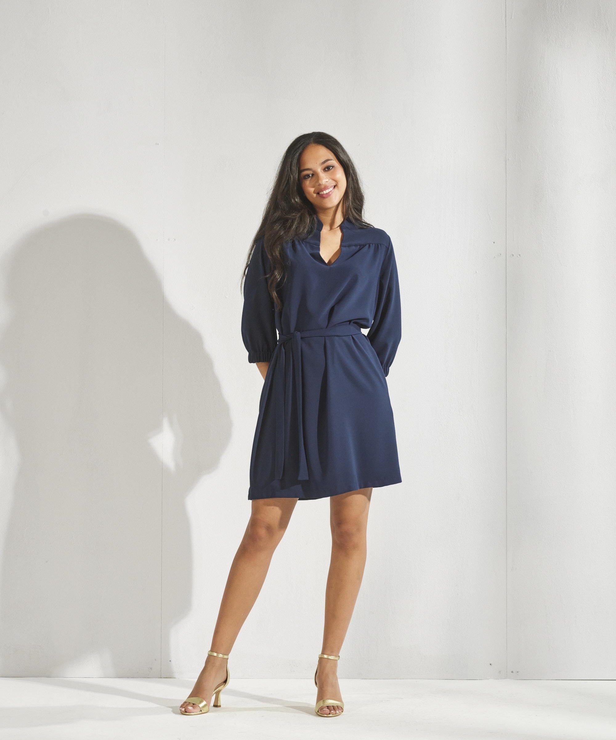 Korte jurk met gegolfde hals - Navy
