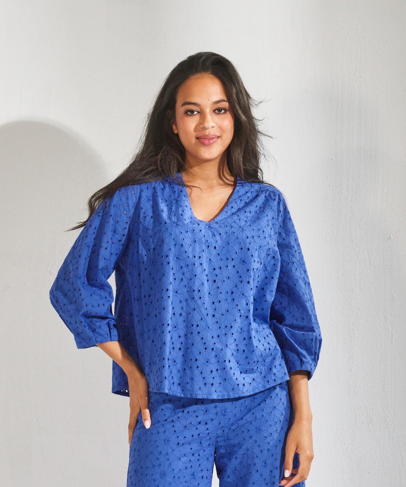 Blouse in broderie - Bic blauw