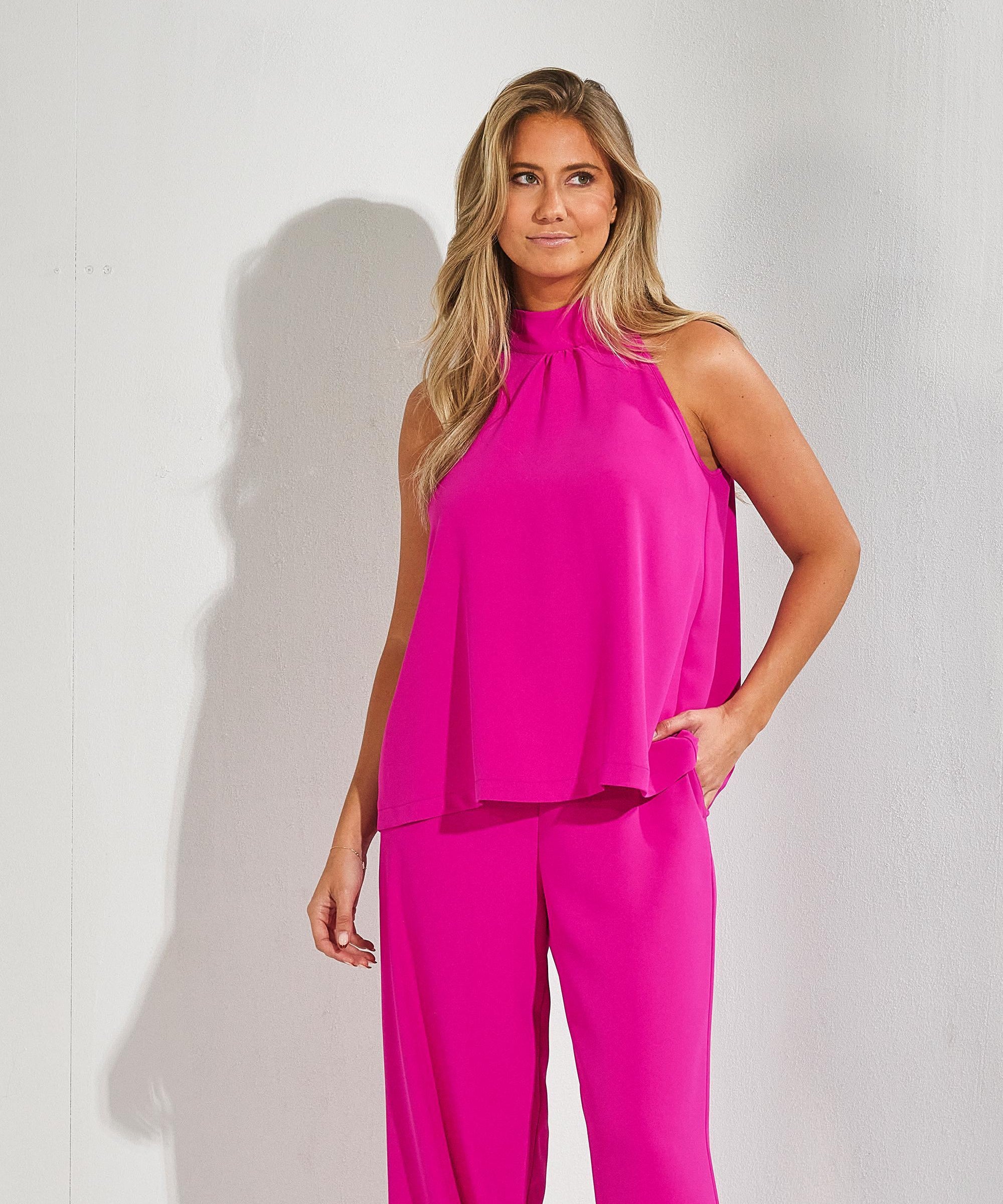 Haltertop met striksluiting - Fuxia