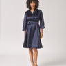 Satijnen jurk met taillelint - Navy
