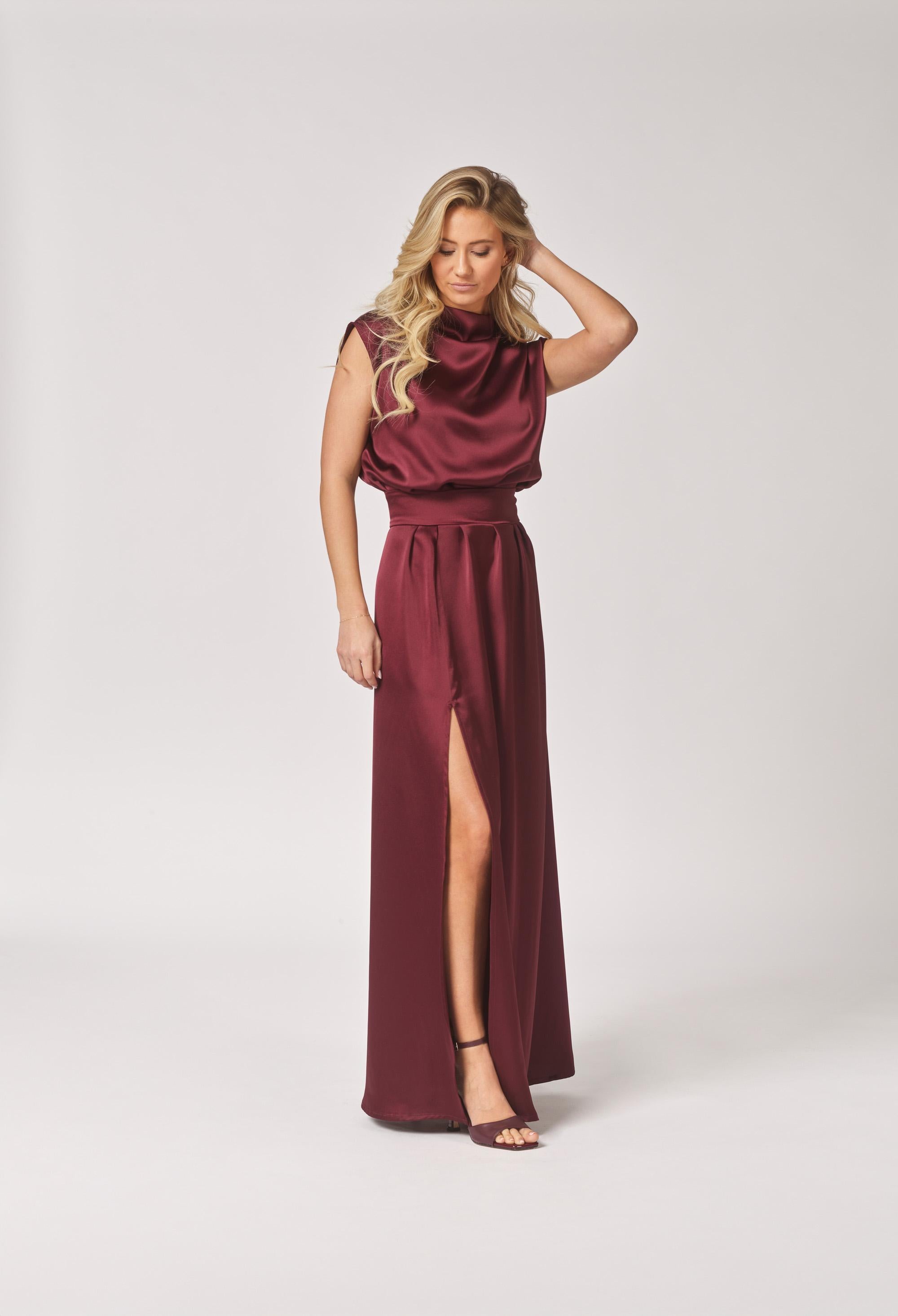 Satijnen avondjurk met split - Burgundy