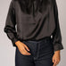 Satijnen blouse met opstaande kraag - Black