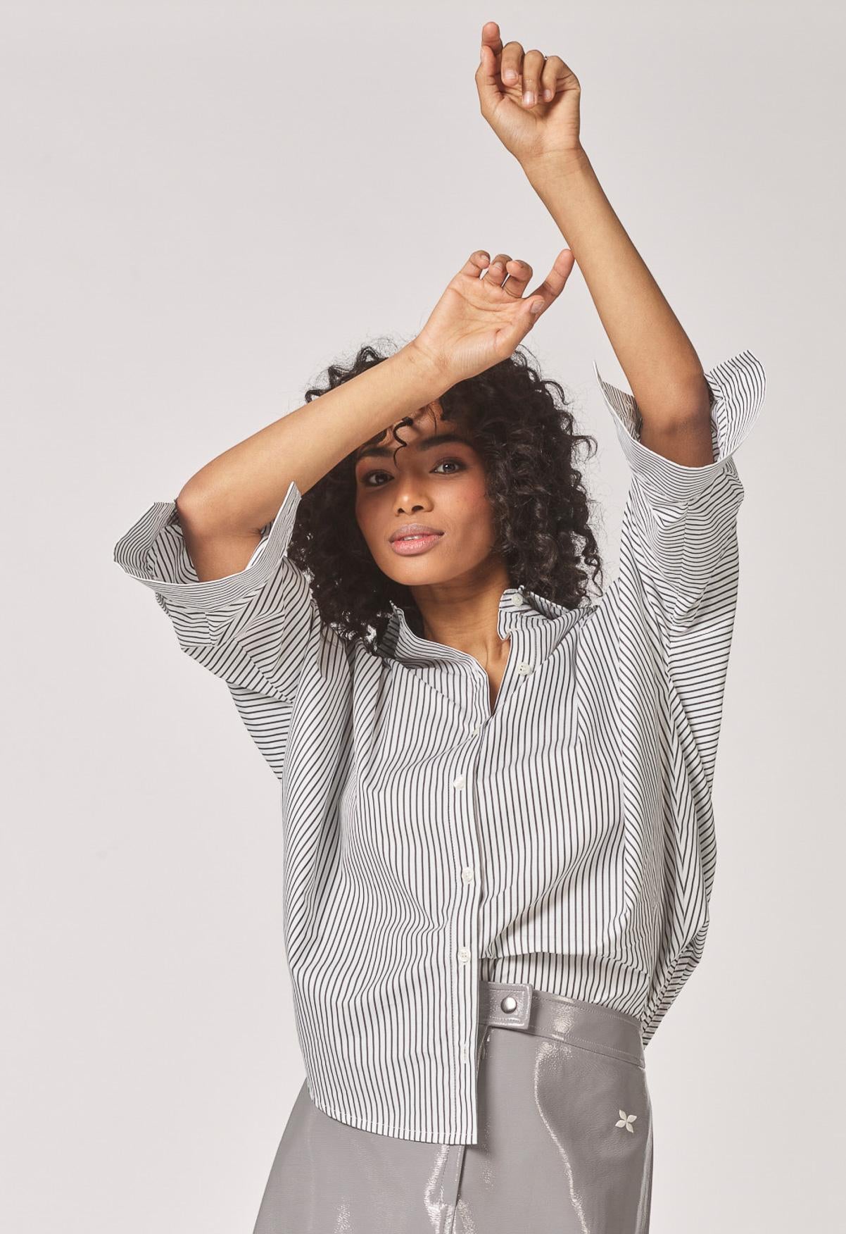 Oversized blouse met knoopdetail - Grey Stripe