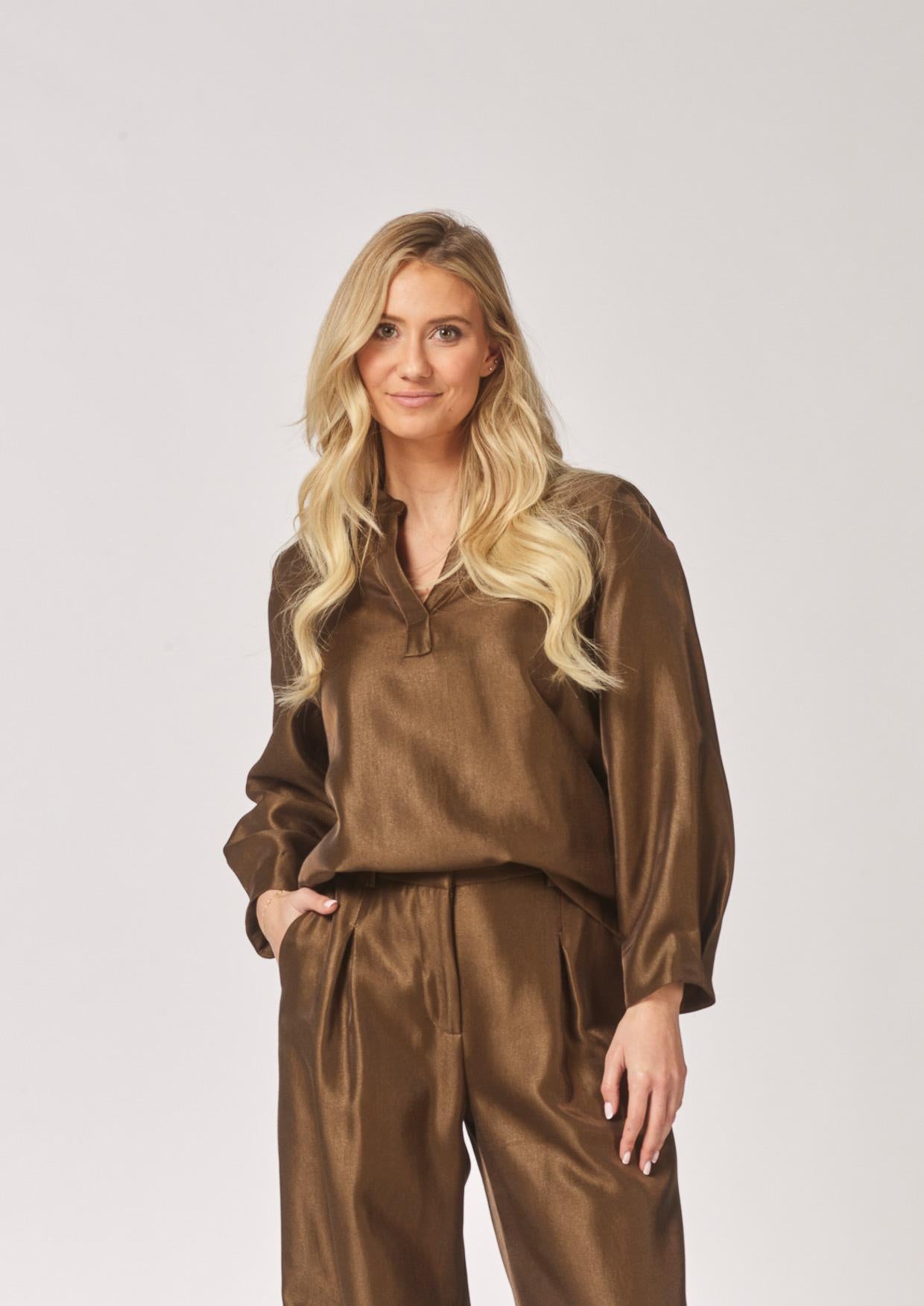 Satijnen blouse met mouwdetail - Olive