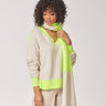 v-hals pull met kleurdetail - Beige / Fluo Yellow