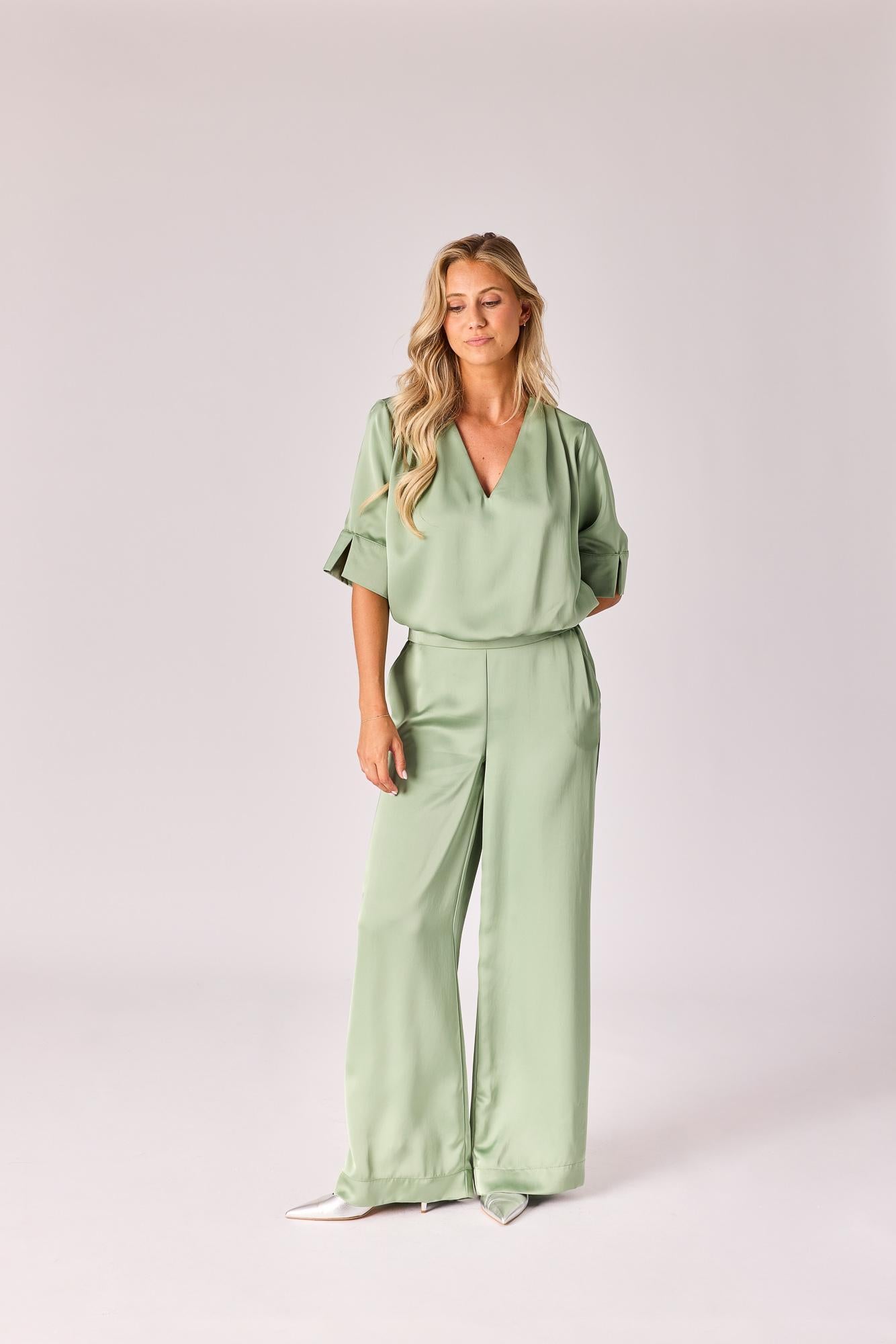 Blouse met v-hals in satijn - Sage green