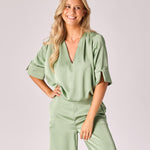 Blouse met v-hals in satijn - Sage green