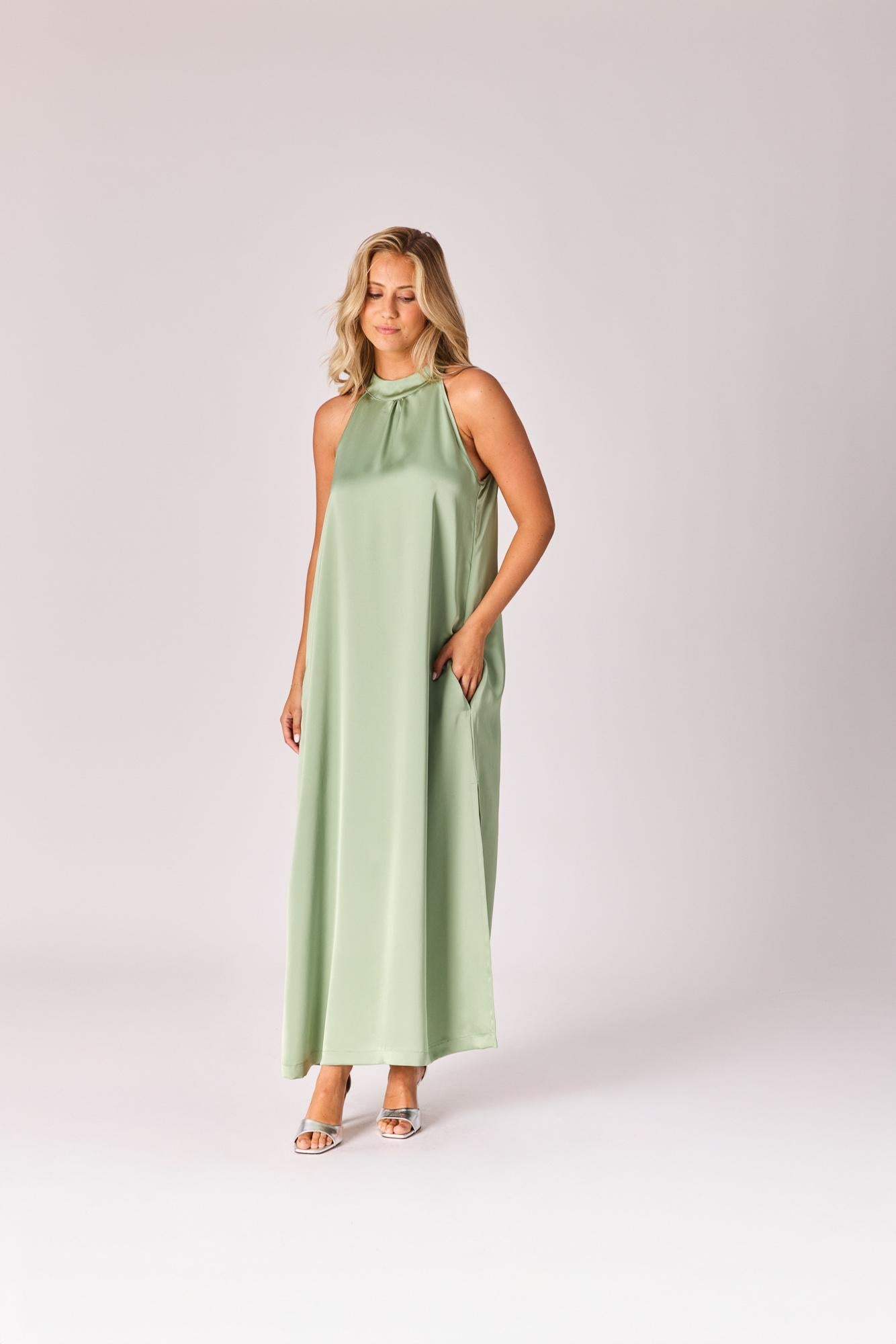 Lange jurk met halternek - Sage green