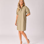 Korte jurk met smok - Pistache