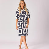 Kort jurk met rekkerdetail - Maze print