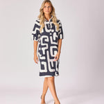 Kort jurk met rekkerdetail - Maze print