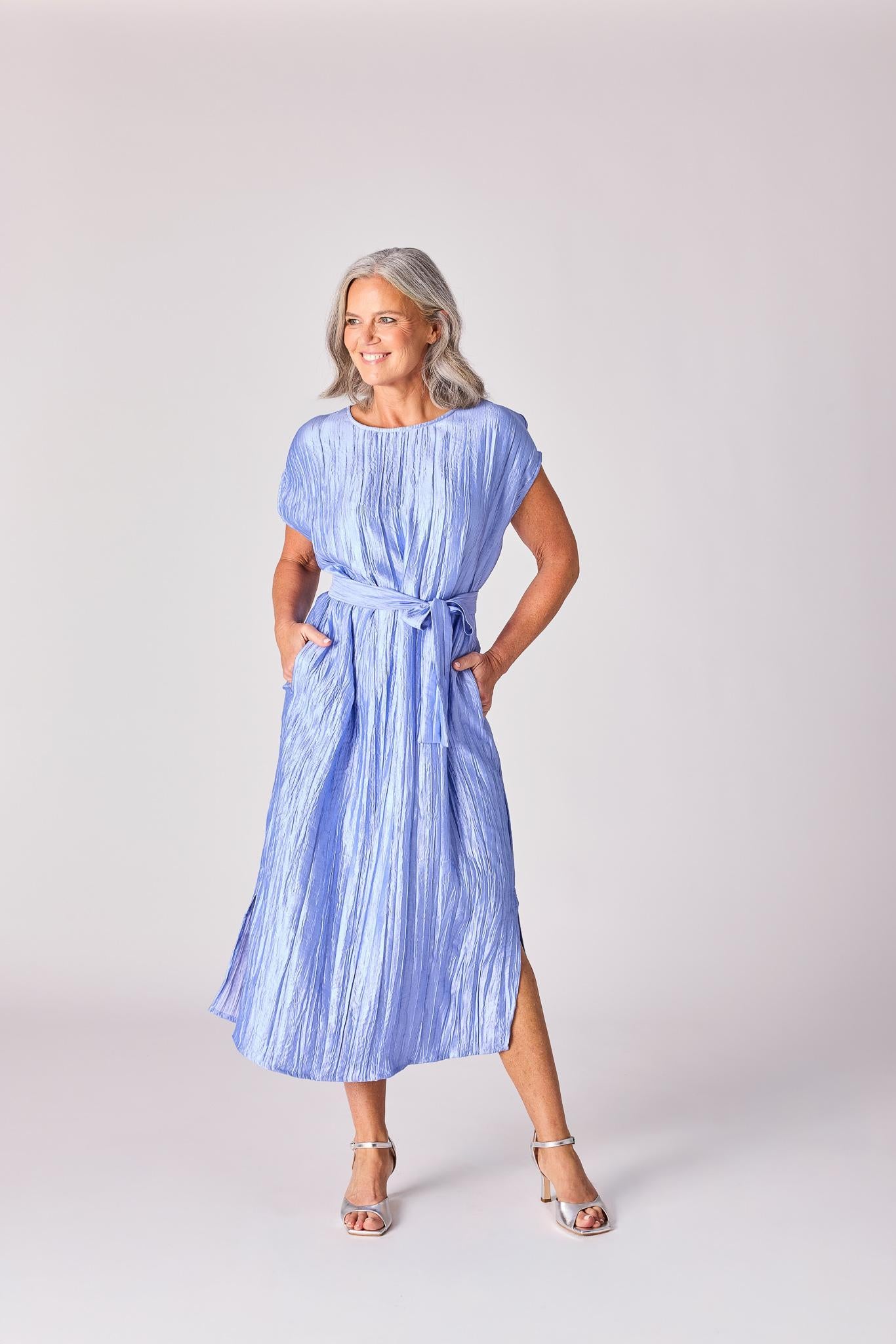 Lange jurk in frippé stof - Lavender blue
