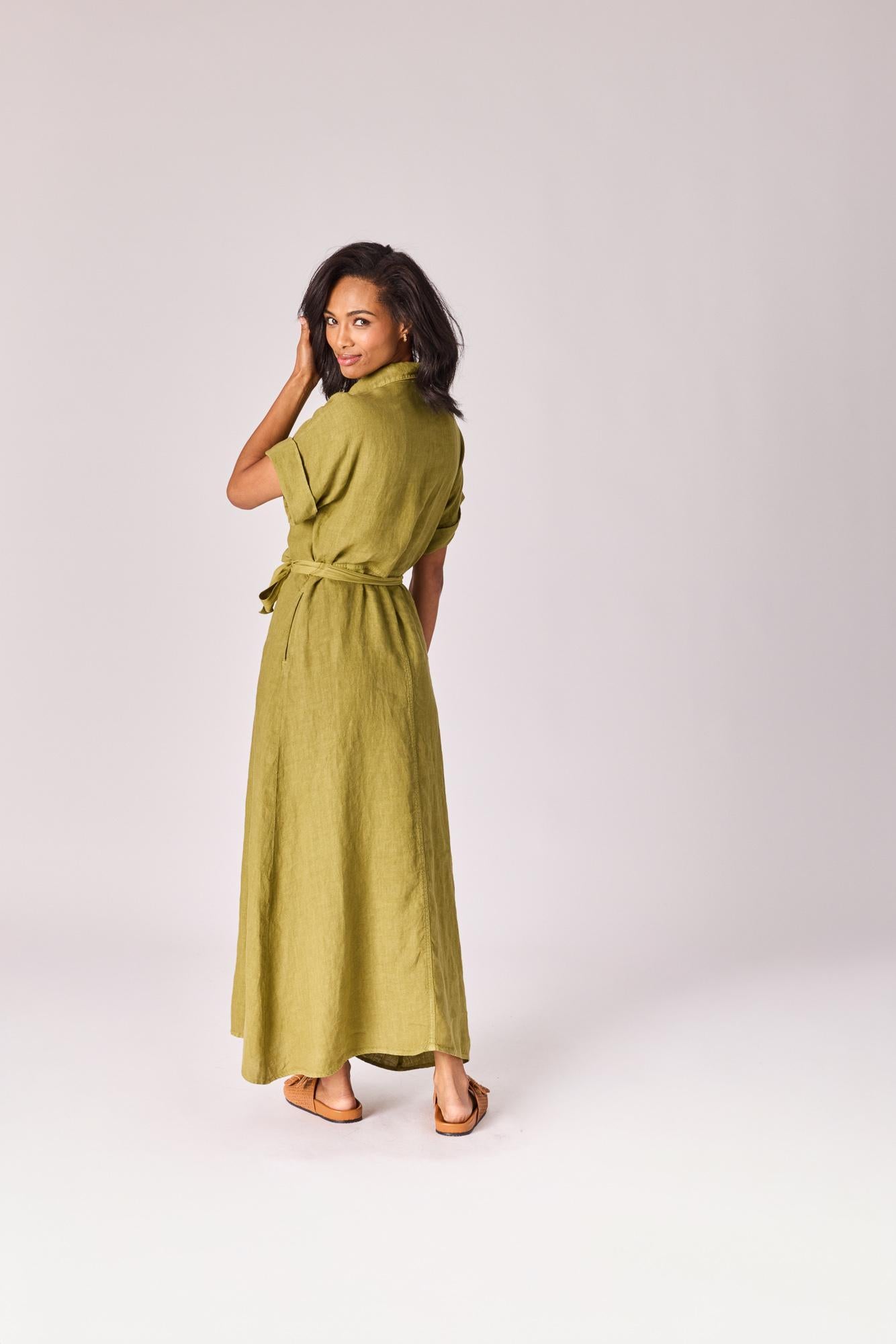 Lange linnen jurk met tailleriem - Olive