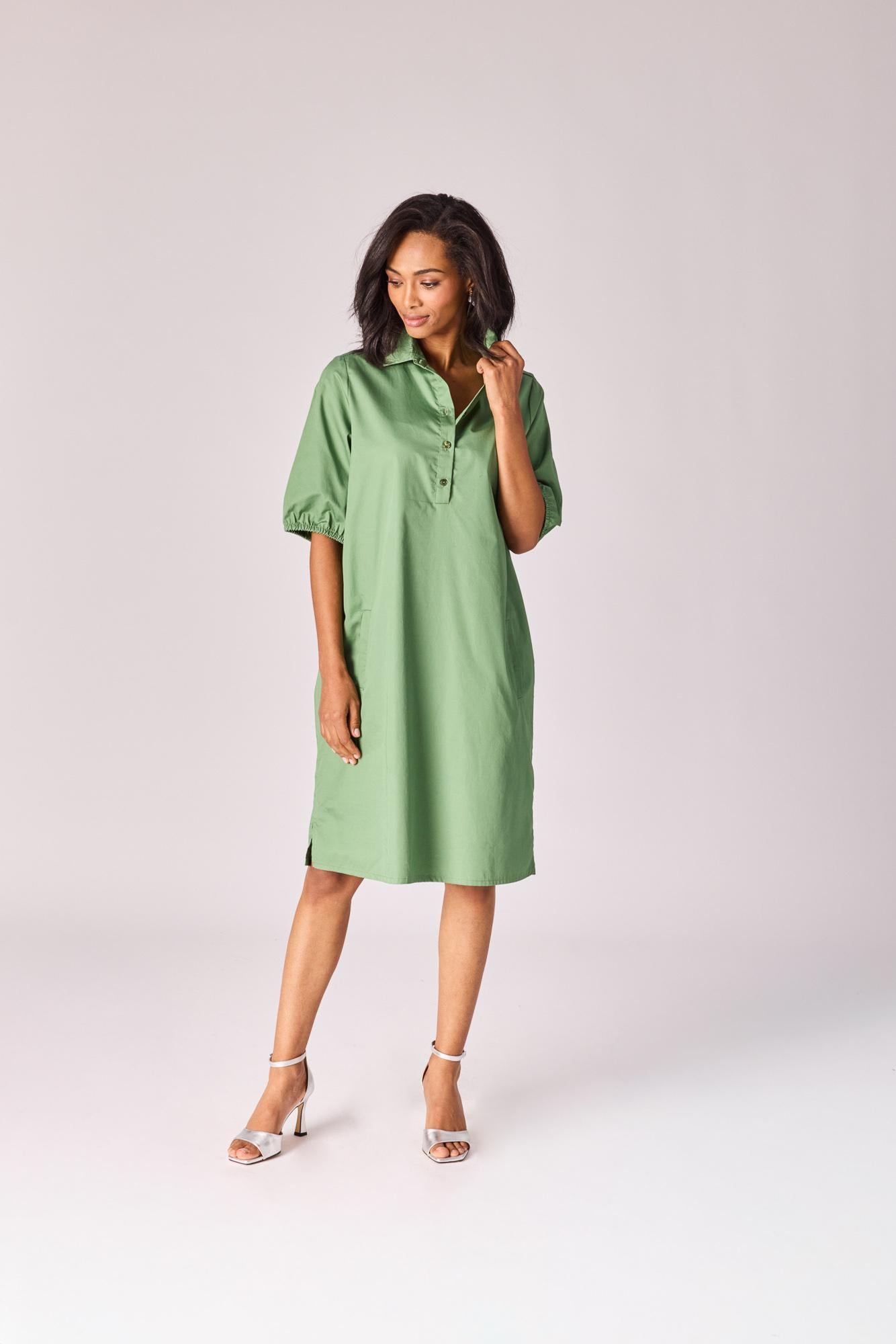 Kort jurk met rekkerdetail - Sage green