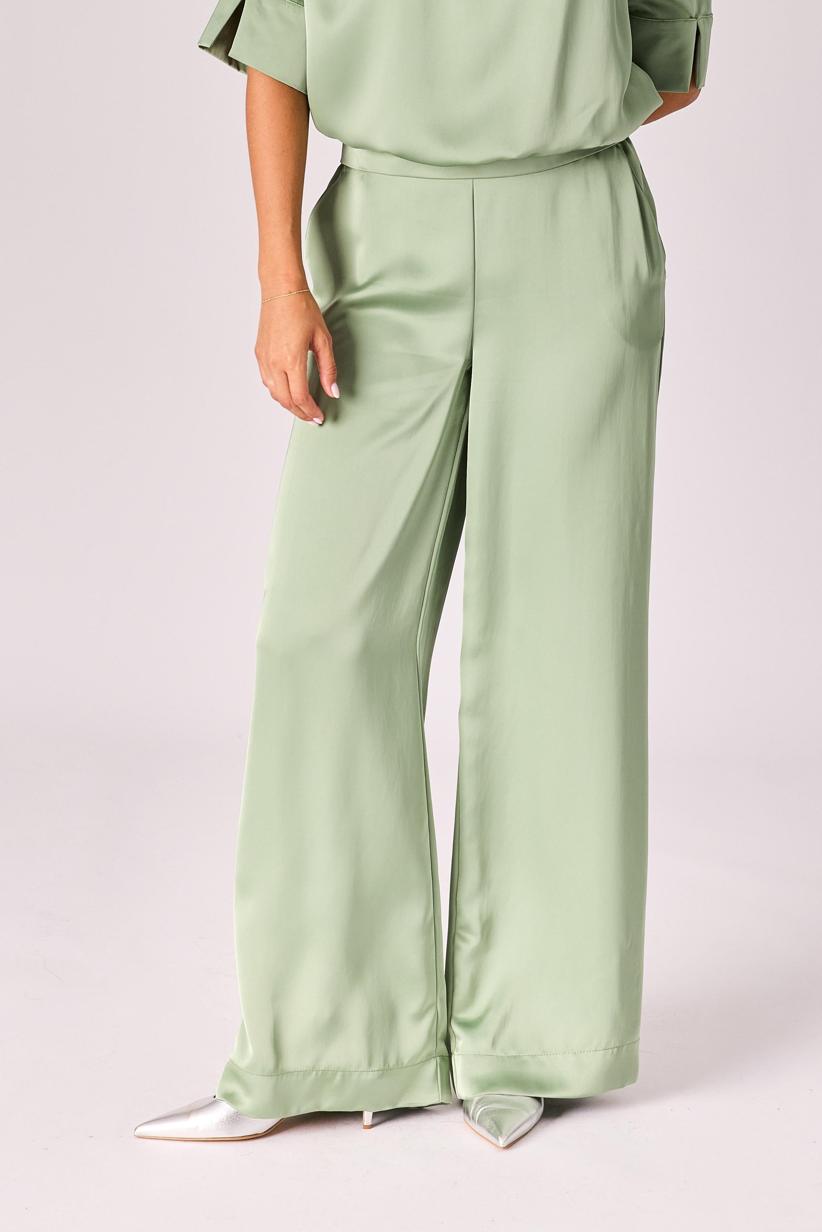 Wijde broek in satijn - Sage green